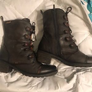 Grey & brown size 41 pikolinos boots.